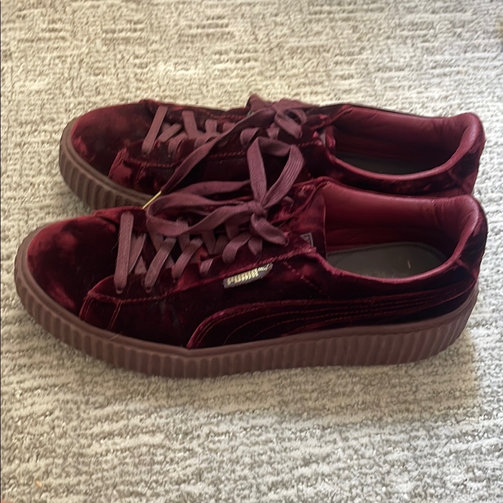 Luxurious Men's Puma Velvet Sneakers in Rich Burgundy - Picture 5 of 7